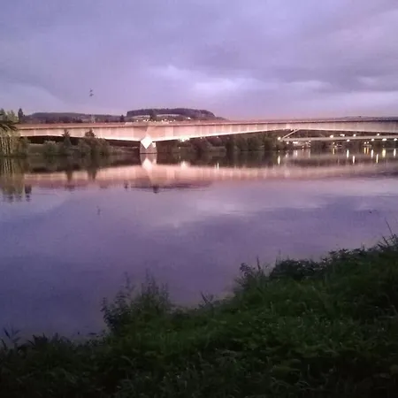 Spacious Near Centre Trevír